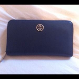 Authentic tory burch wallet