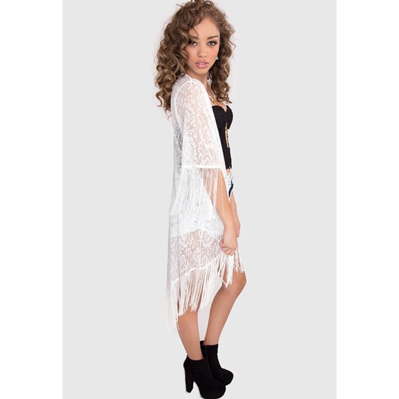 SOLD. Ivory Lace Kimono/ Boho-gypsy style coverup - Picture 1 of 4