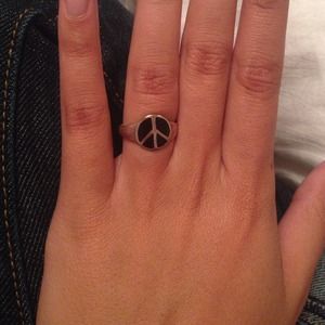 2 peace sign rings