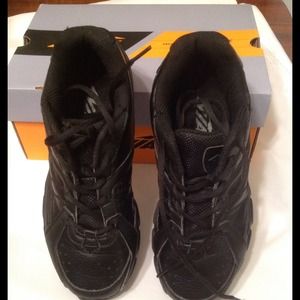 Avia Boys Running Sneakers (in box) Black