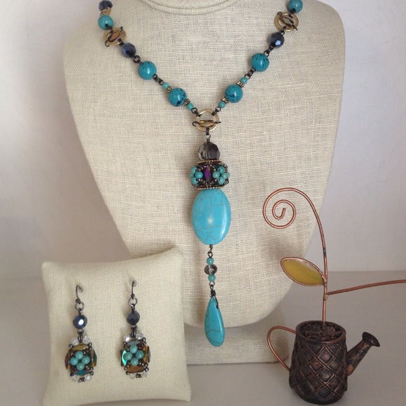 Turquoise Treasure Necklace and Earrings