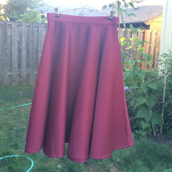 ASOS Scuba skirt with pockets. Never bin worn.