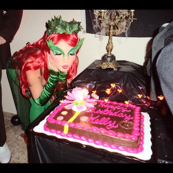 MEET YOUR POSH AMBASSADOR - Picture 3 of 6