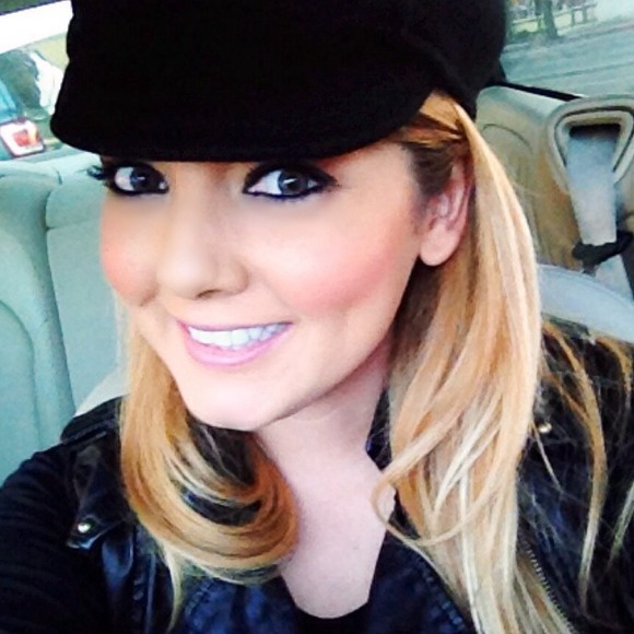 MEET YOUR POSH AMBASSADOR - Picture 4 of 6