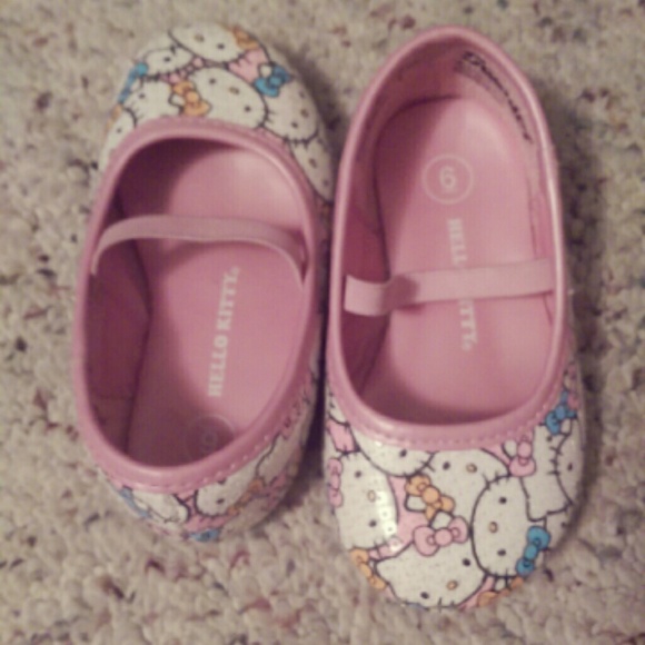 Hello kitty size 6 toddler shoes