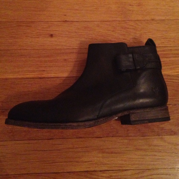 Reduced ⚡️Frye Boots amazingly chic and brand new!