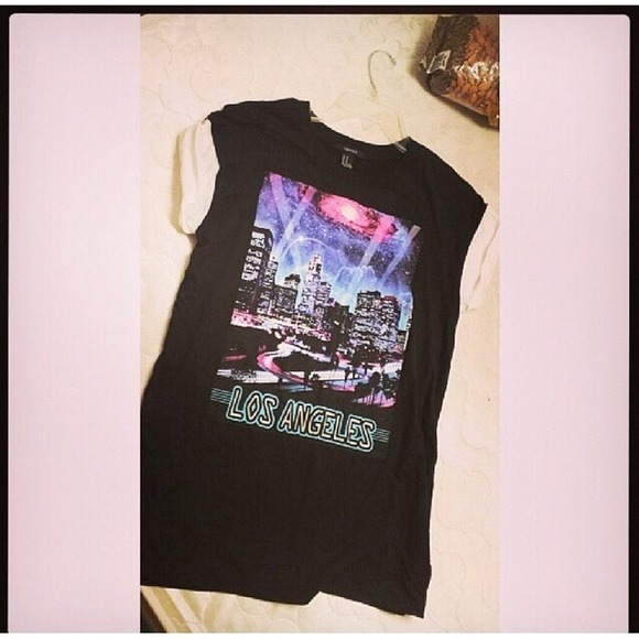 Forever 21 graphic tee - Picture 1 of 1
