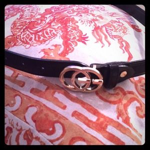 Gucci Logo belt black with silver buckle