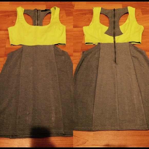 Color Block Cut-Out Dress - Picture 4 of 4