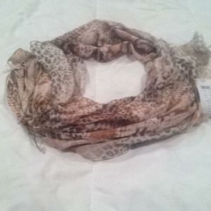 ✨New With Tags Snake Skin Print Scarf