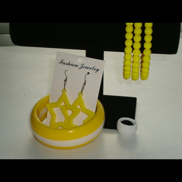 Yellow Bangle with Earrings