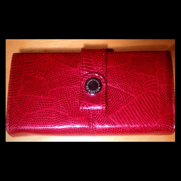 BRAND NEW: Kenneth Cole Wallet