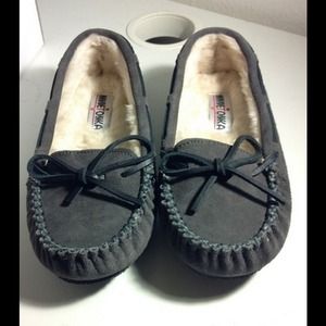 SOLD! Brand New Minnetonka Moccasins