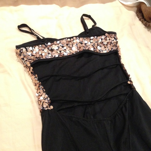 Costume - Picture 2 of 3