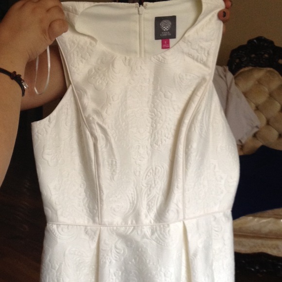 Beautiful White Vince Camuto Dress size 6!