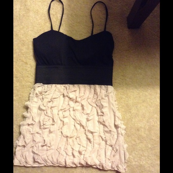 Black & light pink fringe top