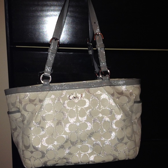 Coach Handbags - AUTHENTIC GALLERY COACH BAG