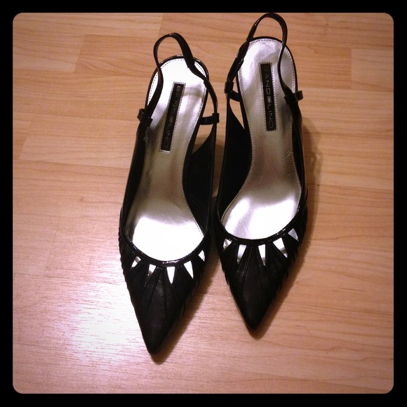 Size 9 Bandolino Black Mid Heel Sling Back