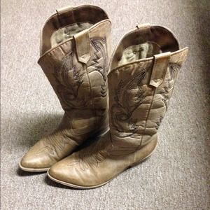 Cowboy boots women's sz 8 HOLD❗️👆 for empoole❗️