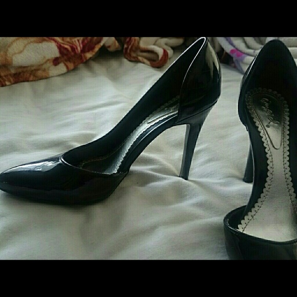 Size 6 stilletos