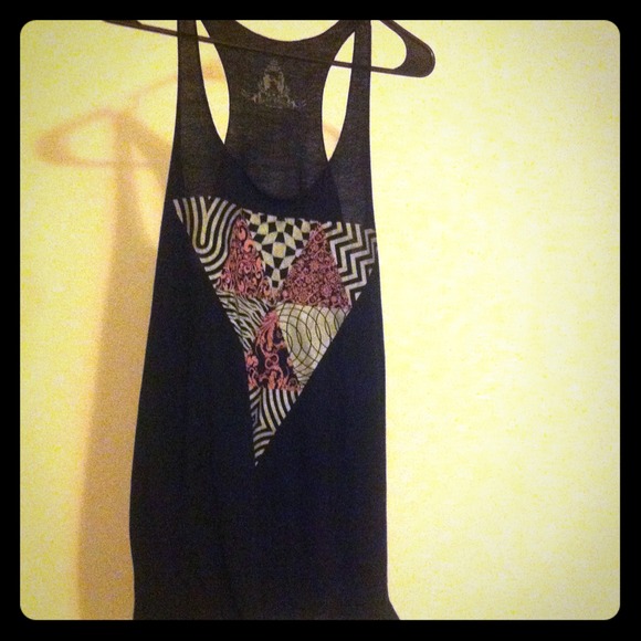 Black upside down triangle tank top