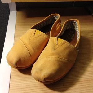 Sunwashed Yellow Toms