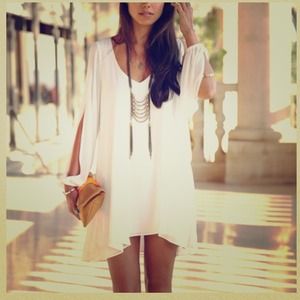 Someone help me find this in a small!! Please!!!