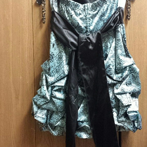 Strapless dress - Picture 2 of 2