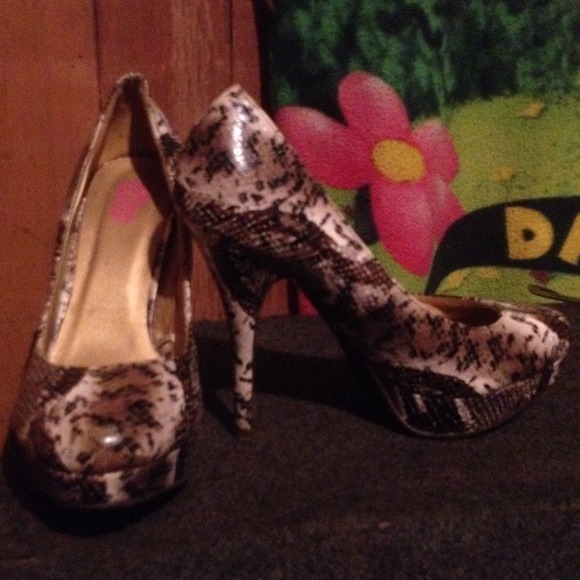 Snake Skin Pumps