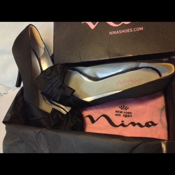 Nina "Forbes" Black Satin Peep-Toe Heels w bows - Picture 4 of 4