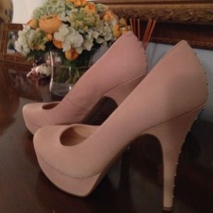 Enzo Angiolini "Eastudded" Blush Suede Heels