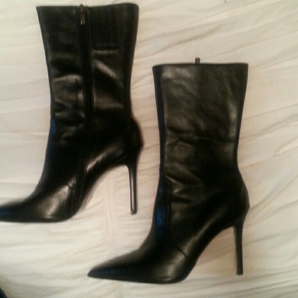 Worn once all leather high heel pointy toe boots!