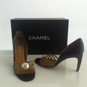 Chanel heels✨✨