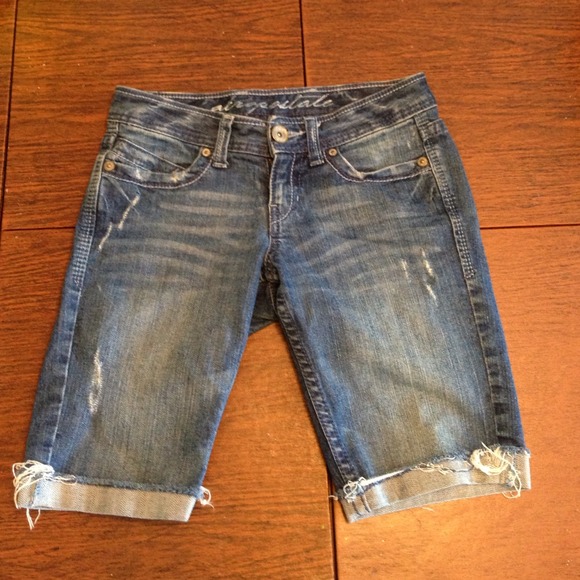 Distressed Denim Bermuda shorts