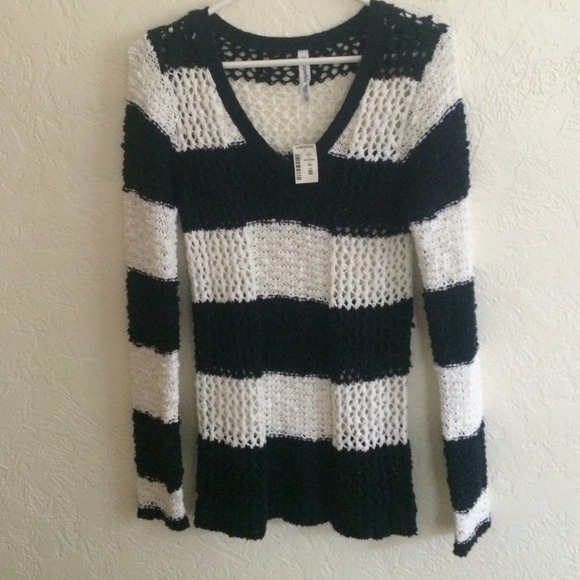 Aeropostale Navy Blue& White striped sweater - Picture 1 of 4