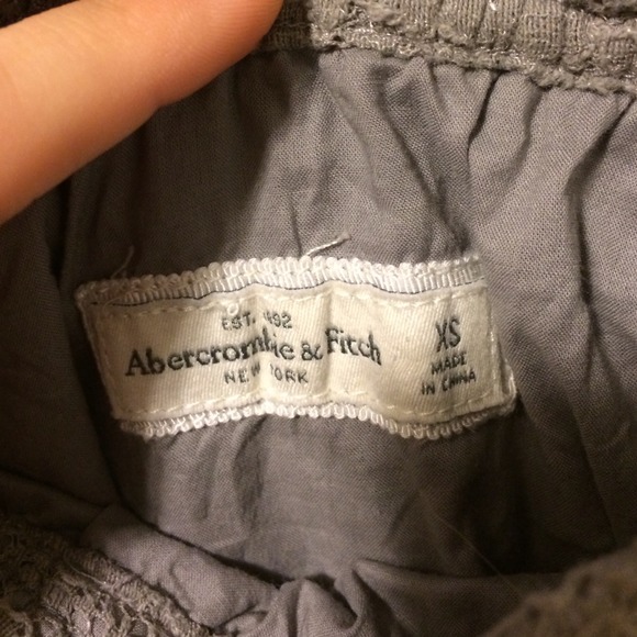 Abercrombie and Fitch lace skirt - Picture 3 of 3