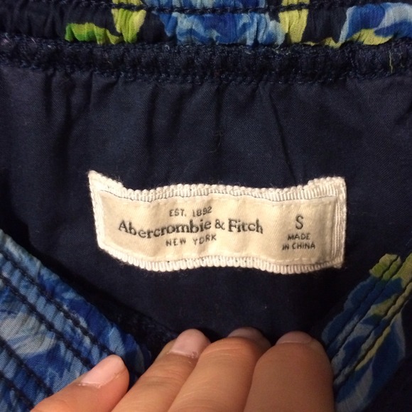 Abercrombie and Fitch ruffle skirt - Picture 2 of 3