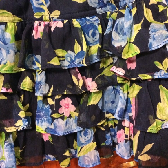 Abercrombie and Fitch ruffle skirt - Picture 3 of 3