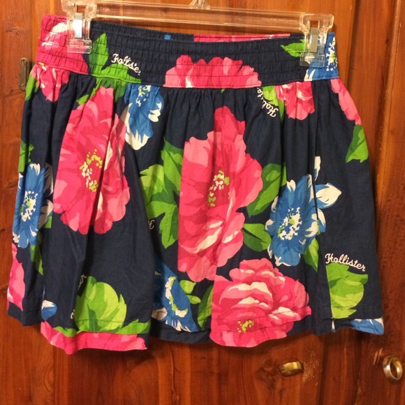 Hollister floral skirt - Picture 1 of 3