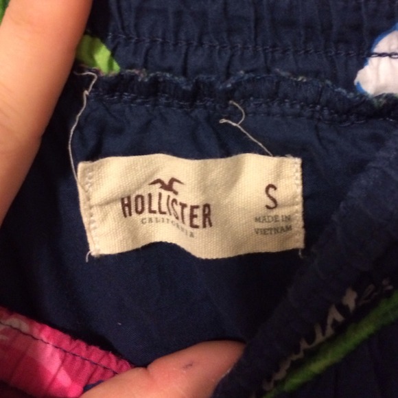 Hollister floral skirt - Picture 2 of 3