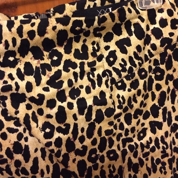 Cheetah body con skirt - Picture 3 of 4