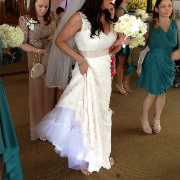 Paloma Blanca wedding dress - Picture 2 of 2