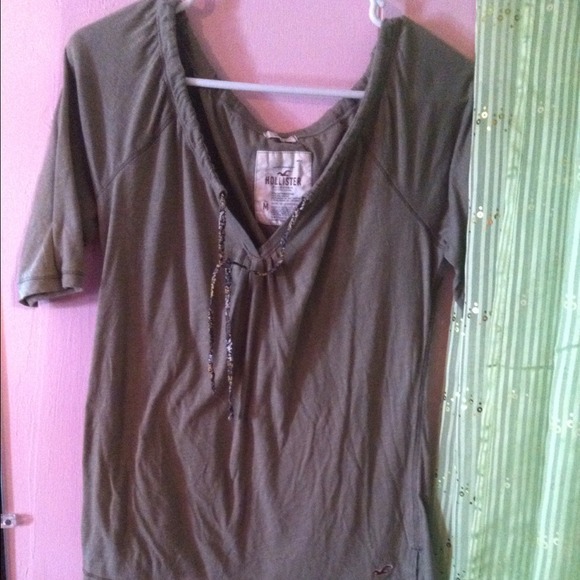 Hollister shirt
