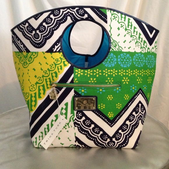 Trina Turk Handbags - 🎉HOST PICK🎉NWT Trina Turk Loop De Loop beach bag