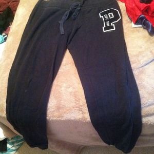 Medium vs pink Capri sweat pants