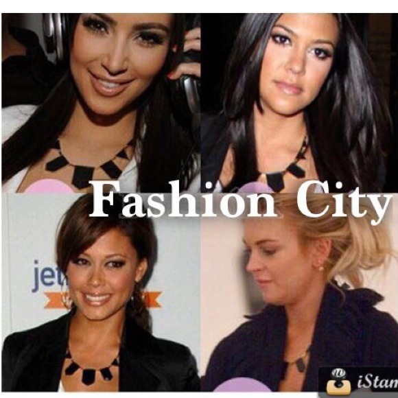 New! Black Geometric Shape Necklace - Picture 2 of 3