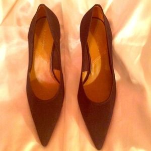 Tahari Size 9.5 kitten heels