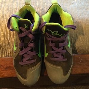 LeBron James shoes for kids size 1.5
