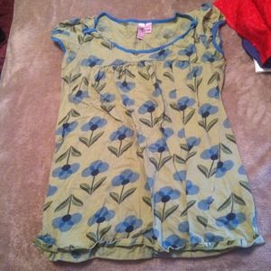 Medium dolled up baby doll shirt