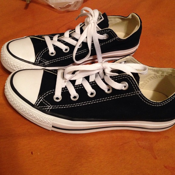Black converse size 6